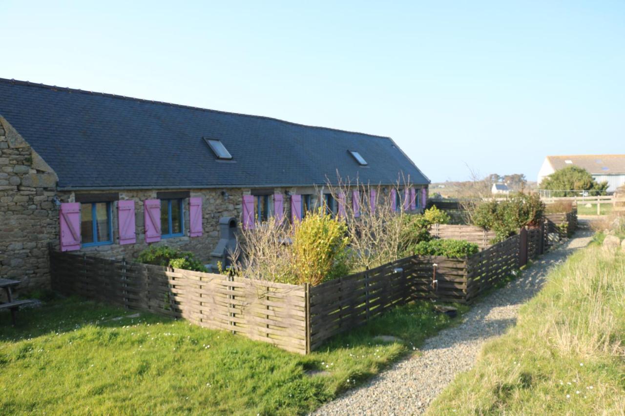 Les Gites Aux Volets Roses Landunvez Екстериор снимка