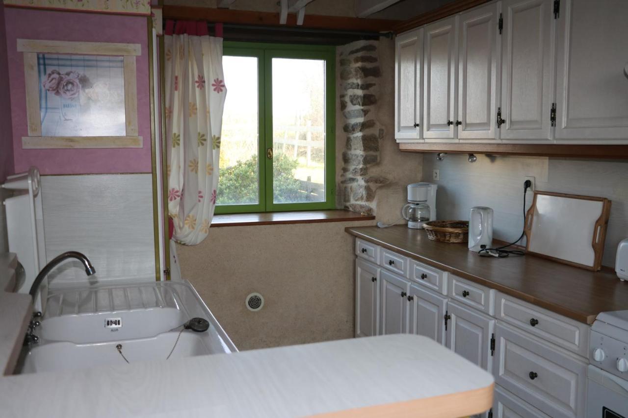 Les Gites Aux Volets Roses Landunvez Екстериор снимка